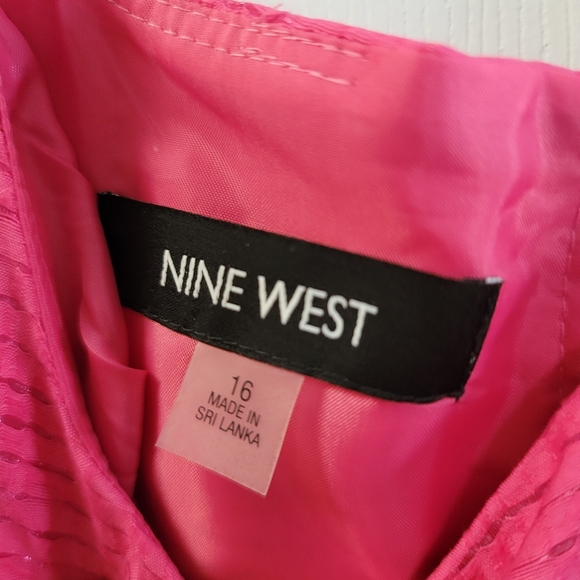 Pink fit and flare - Picture 2 of 3